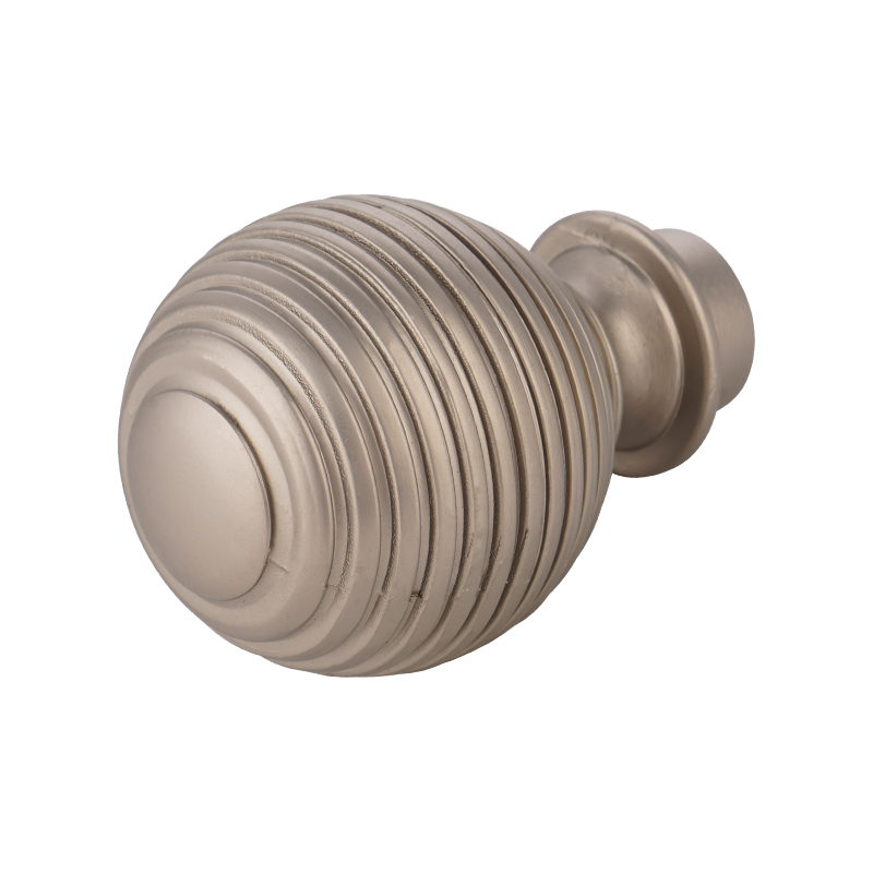 Bold finial gardinstang