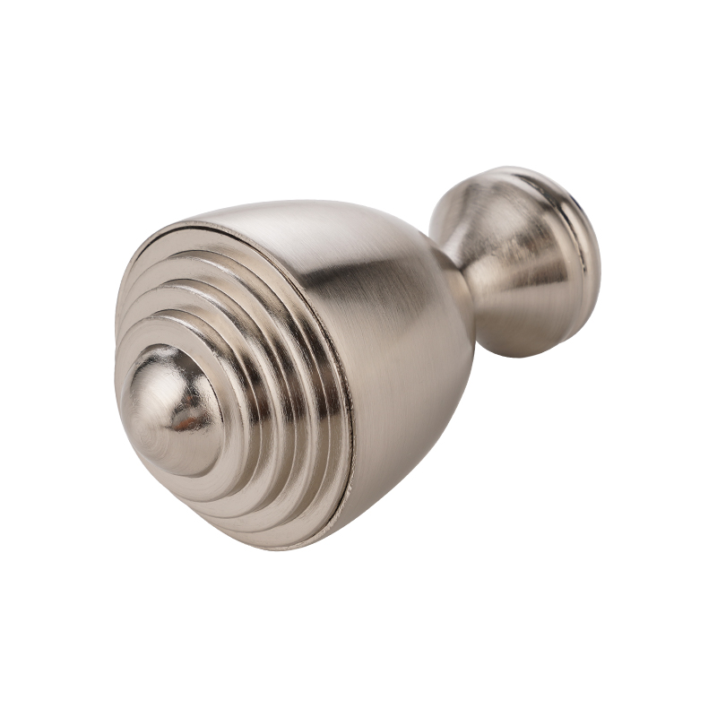 Bold finial gardinstang